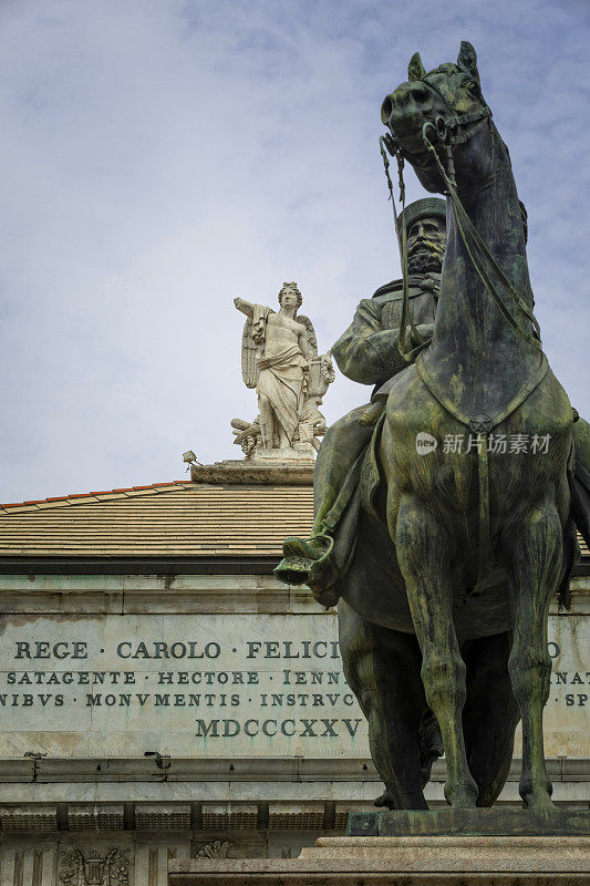 在热那亚，将军和政治家Giuseppe Garibaldi的骑马雕像